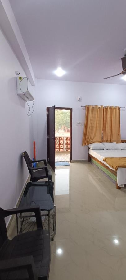 Mahalaxmi Guest House Гокарна Экстерьер фото