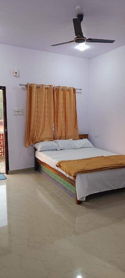 Mahalaxmi Guest House Гокарна Экстерьер фото